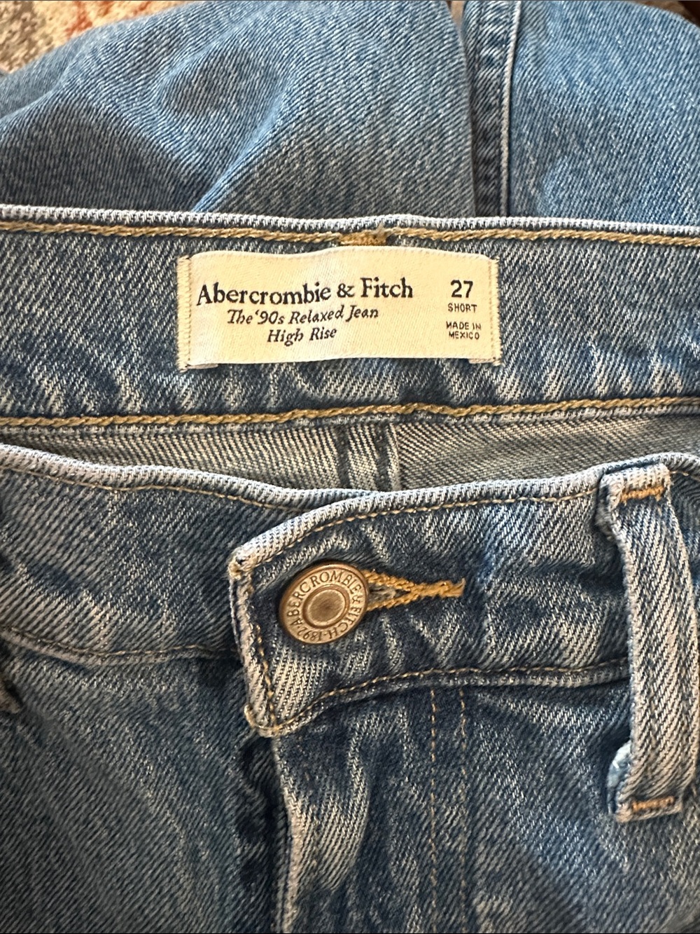 Abercrombie 90s Relaxed Jean High Rise - Picture 4 of 4